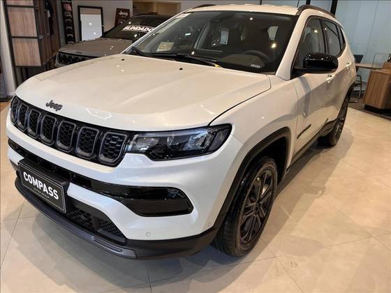 JEEP COMPASS 1.3 T270 TURBO FLEX LONGITUDE AT6